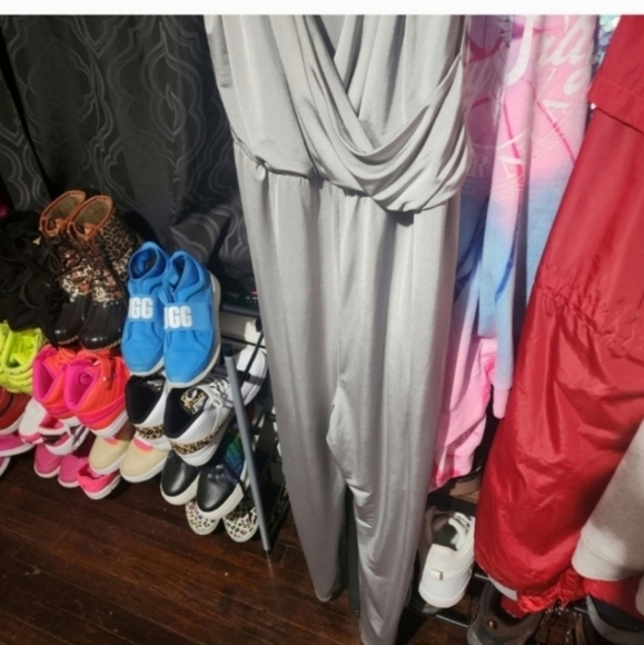 🍁🍂Nwot Charlotte russe silver satin jumpsuit 2x - Picture 2 of 6